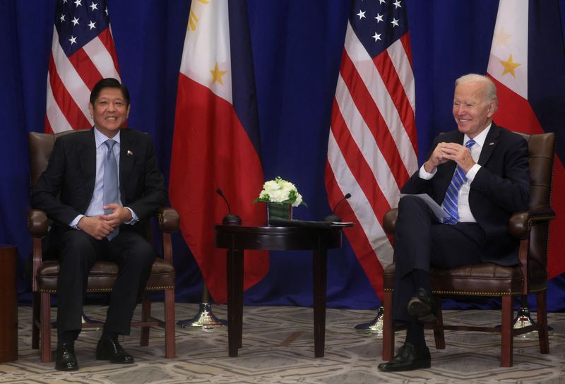 © Reuters. U.S. President Joe Biden takes part in a bilateral meeting with Philippines President Ferdinand Romualdez Marcos, Jr. in New York, New York, U.S., September 22, 2022. REUTERS/Leah Millis