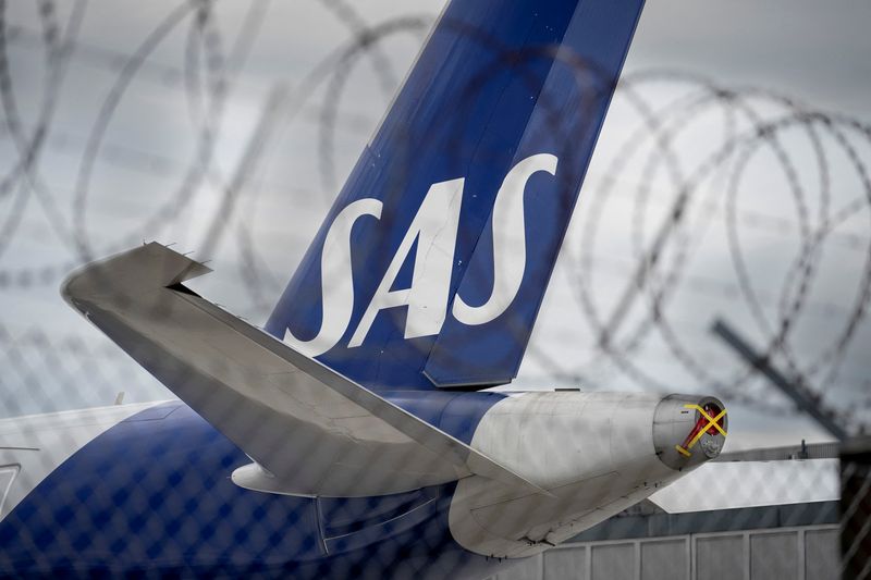 Stockholm bourse fines SAS over delay to statement about pilot strike