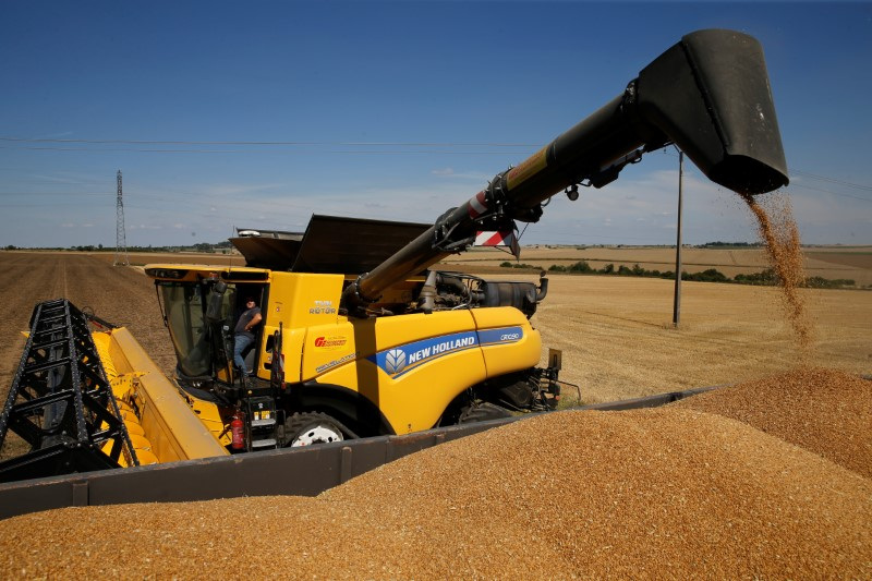 &copy; Reuters. Colheita de trigo em Rumilly, França 
13/07/2020
REUTERS/Pascal Rossignol