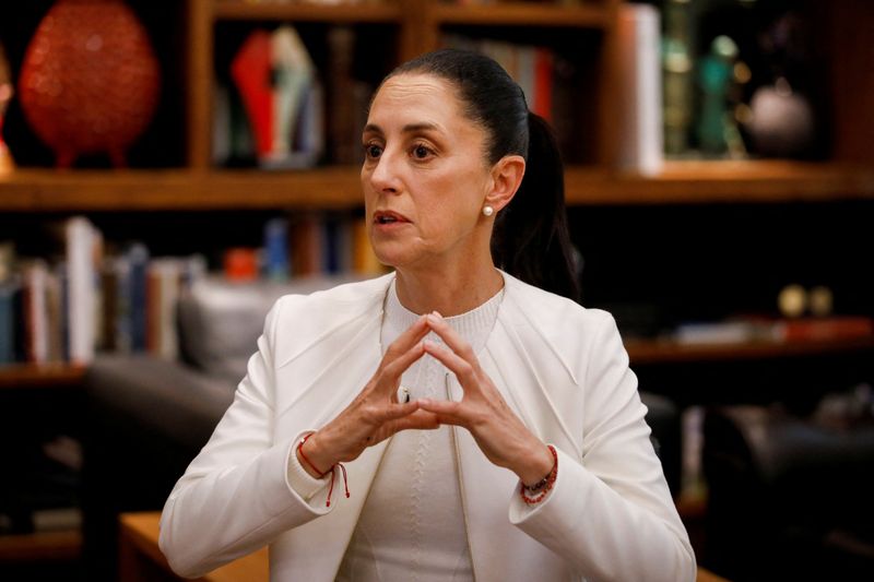 © Reuters. Mexico City’s Mayor Claudia Sheinbaum speaks during an interview with Reuters in Mexico City, Mexico September 22, 2022. REUTERS/Raquel Cunha