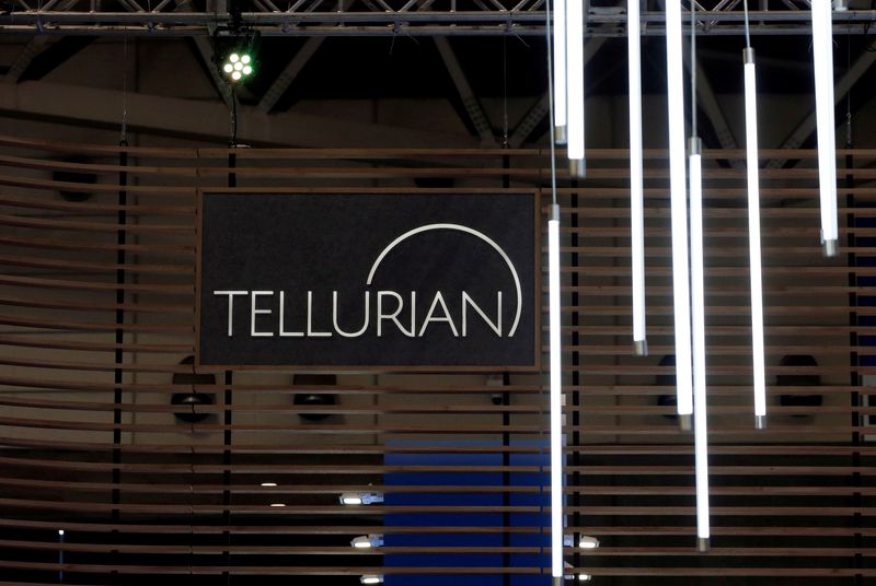 &copy; Reuters. FILE PHOTO: The logo of Tellurian Inc is seen in its booth at Gastech, the world's biggest expo for the gas industry, in Chiba, Japan April 4, 2017. REUTERS/Toru Hanai