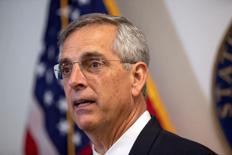 © Reuters. Georgia Secretary of State Brad Raffensperger gives an afternoon update on the Georgia Primary Election at the election command center in Atlanta, Georgia, U.S. May 24, 2022.  REUTERS/Alyssa Pointer