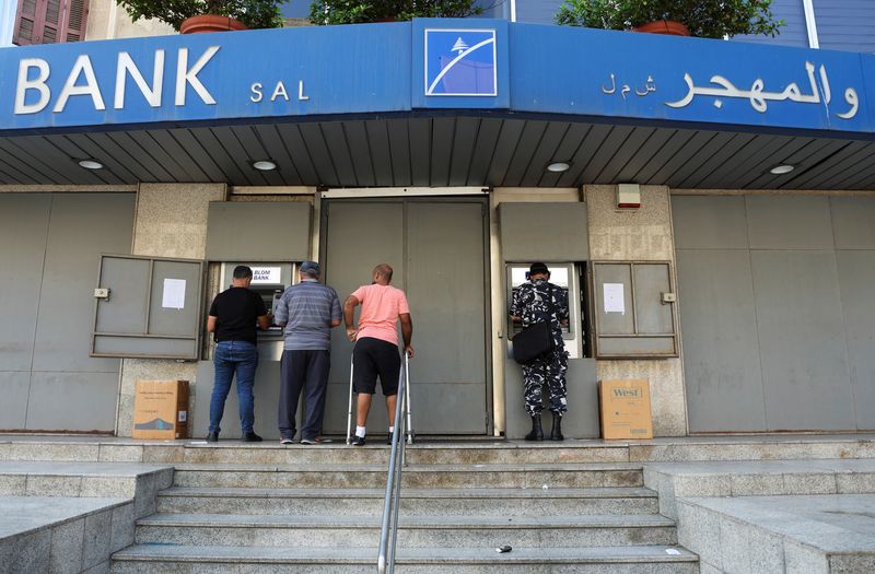 Liban: Les banques vont rouvrir lundi après une vague de braquages