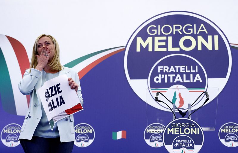 &copy; Reuters. La leader di Fratelli d'Italia Giorgia Meloni reagisce nella sede del partito durante la notte elettorale, a Roma, 26 settembre 2022. REUTERS/Guglielmo Mangiapane