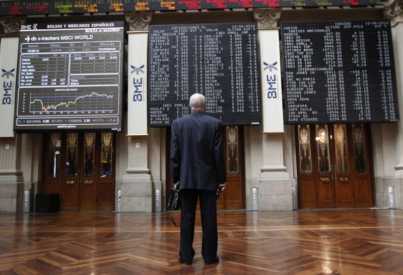 &copy; Reuters. Un trader à la bourse de Madrid. /Photo prise le 12 juin 2012/REUTERS/Andrea Comas