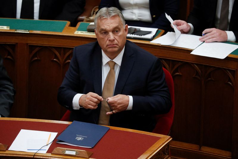&copy; Reuters. Le Premier ministre hongrois Viktor Orban assiste à la session d'automne du parlement à Budapest, en Hongrie. /Photo prise le 26 septembre 2022/REUTERS/Bernadett Szabo