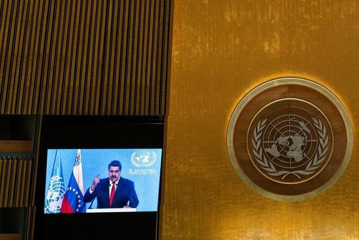 &copy; Reuters. IMAGEN DE ARCHIVO REFERENCIAL. El presidente de Venezuela, Nicolás Maduro, se dirige de forma remota al 76° período de sesiones de la Asamblea General de la ONU mediante un video pregrabado, en la ciudad de Nueva York, EEUU, el 22 de septiembre de 2021