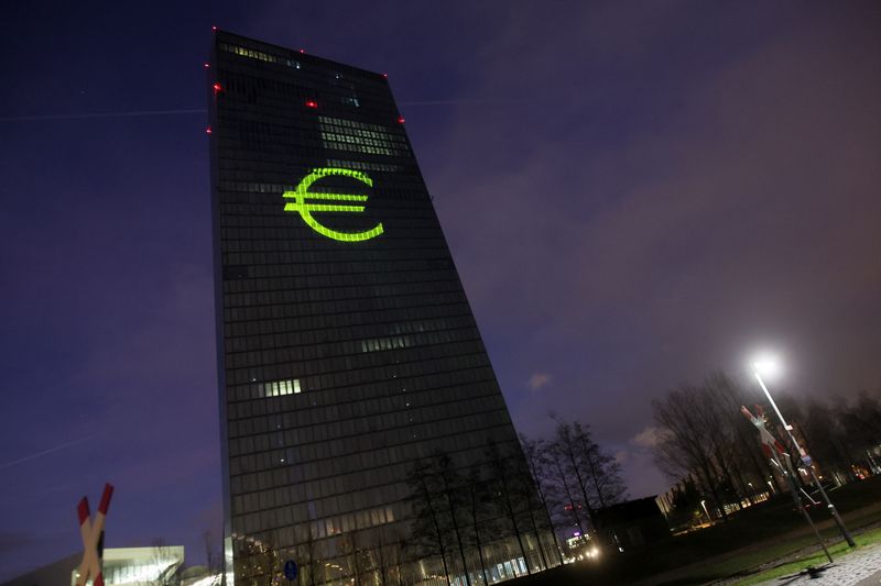 &copy; Reuters. 欧州中央銀行（ＥＣＢ）のラガルド総裁は２６日、国債利回りの急上昇が加盟各国の政策ミスによるものである場合、金利上昇抑制に向けた新たな債券購入スキームは発動しない方針を示し