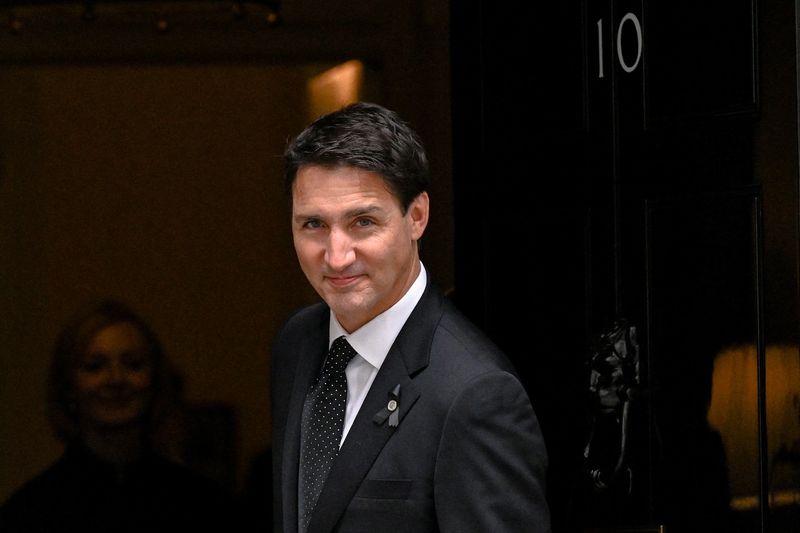&copy; Reuters. رئيس الوزراء الكندي جاستن ترودو لدى وصوله داوننج ستريت في لندن يوم 18 سبتمبر أيلول 2022. تصوير:  كلودا كيلكوين - رويترز.