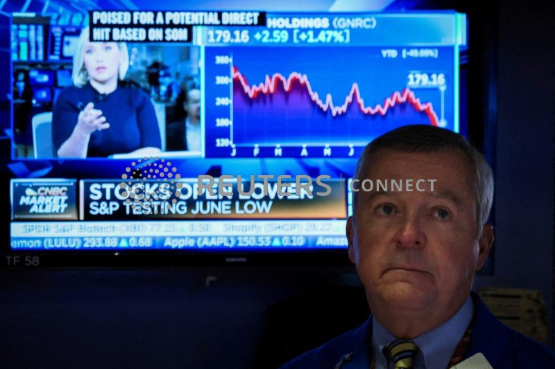 &copy; Reuters. Trader no pregão da Bolsa de Valores de Nova York (NYSE), 26 de setembro de 2022. REUTERS/Brendan McDermid