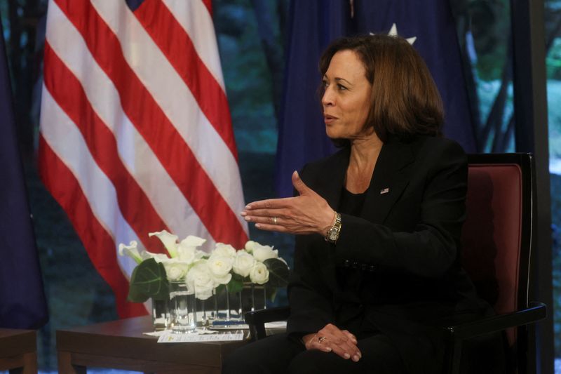 &copy; Reuters. U.S. Vice President Kamala Harris speaks as she holds a bilateral meeting with Australia’s Prime Minister Anthony Albanese (not pictured) in Tokyo, Japan, September 27, 2022. REUTERS/Leah Millis/Pool