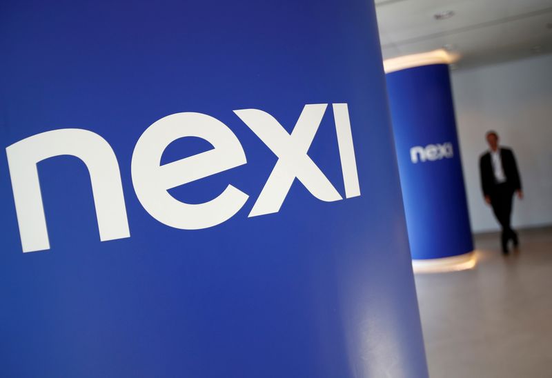 &copy; Reuters. Il logo del gruppo italiano di pagamenti Nexi è raffigurato all'interno della sua sede a Milano, Italia, 28 marzo 2019. REUTERS/Alessandro Garofalo/File Photo