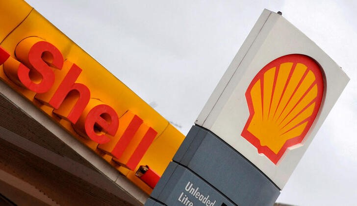 &copy; Reuters. Imagen de archivo del logo de Royal Dutch Shell en una estación de servicio en Londres, Reino Unido. 31 enero 2008. REUTERS/Toby Melville