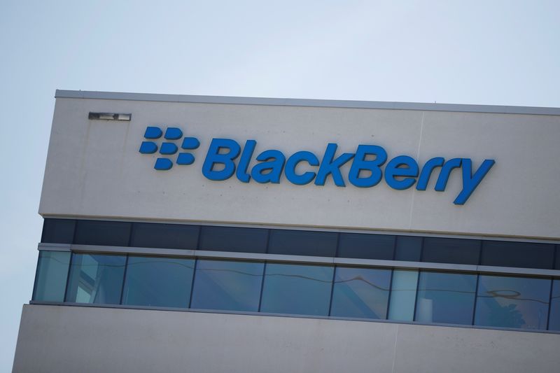 © Reuters. A sign is displayed on the building Blackberry's offices in Waterloo, Ontario, Canada, May 29, 2018.  REUTERS/Mark Blinch/Files