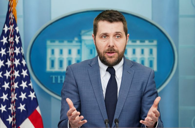 &copy; Reuters. FILE PHOTO: White House economic adviser Brian Deese speaks during a press briefing at the White House in Washington, U.S., March 31, 2022. REUTERS/Kevin Lamarque