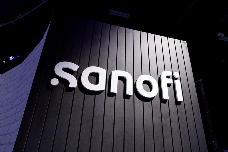 &copy; Reuters. FILE PHOTO: A logo on the Sanofi exhibition space at the Viva Technology conference dedicated to innovation and startups at Porte de Versailles exhibition center in Paris, France June 15, 2022. REUTERS/Benoit Tessier/