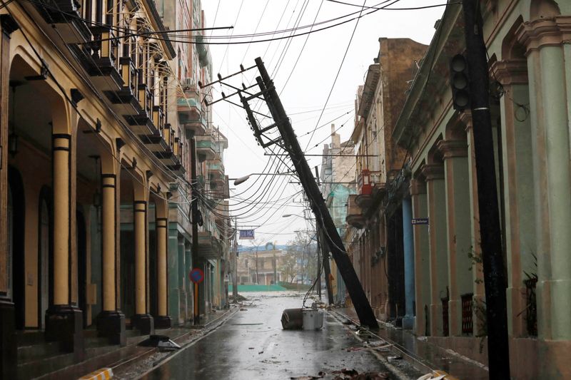 &copy; Reuters. FOTO DE ARCHIVO: Una calle en Pinar del Rio en Cuba, 27 de septiembre del 2022. REUTERS/Alexandre Meneghini
