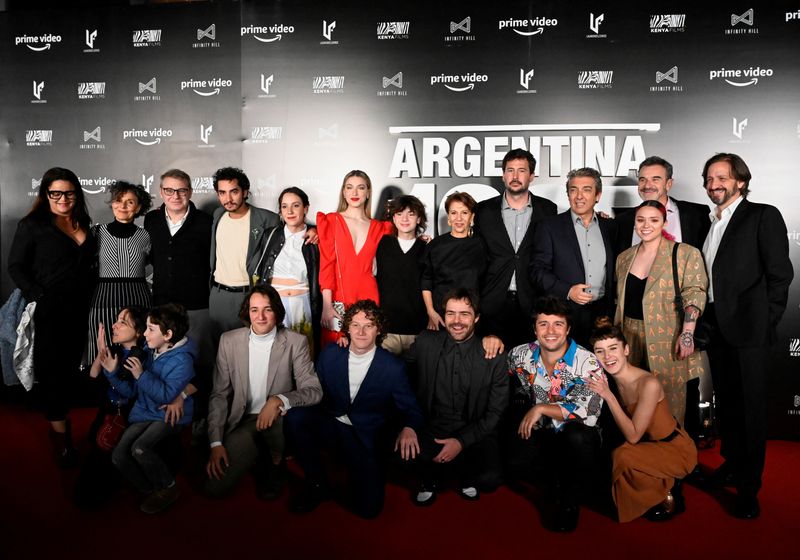 &copy; Reuters. Elenco do filme "Argentina, 1985" em Buenos Aires
 27/9/2022   REUTERS/Magali Druscovich