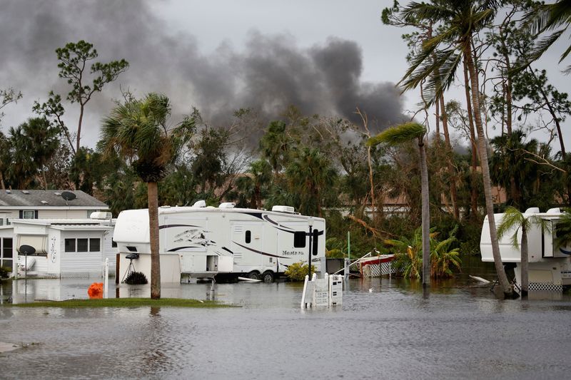 &copy; Reuters. Furacão Ian passa por Fort Myers, na Flórida
 29/9/2022  REUTERS/Marco Bello