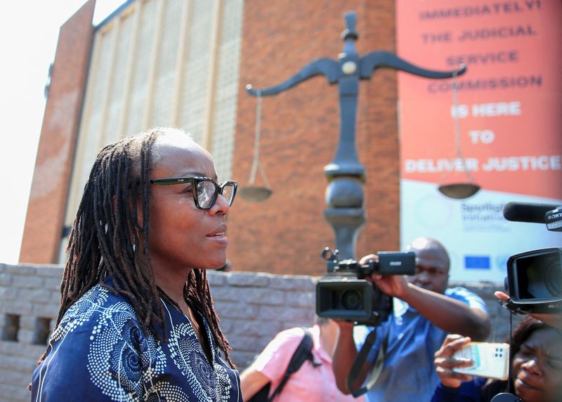 &copy; Reuters. Zimbabwean author Tsitsi Dangarembga appears at Magistrates Court on charges of inciting public violence in Harare, Zimbabwe, September 29, 2022. REUTERS/Philimon Bulawayo