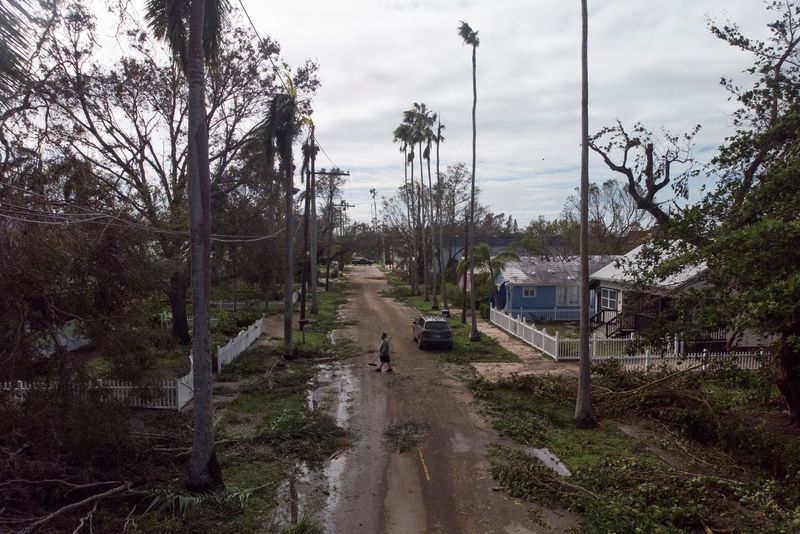 Biden warns of 'substantial' deaths from Hurricane Ian