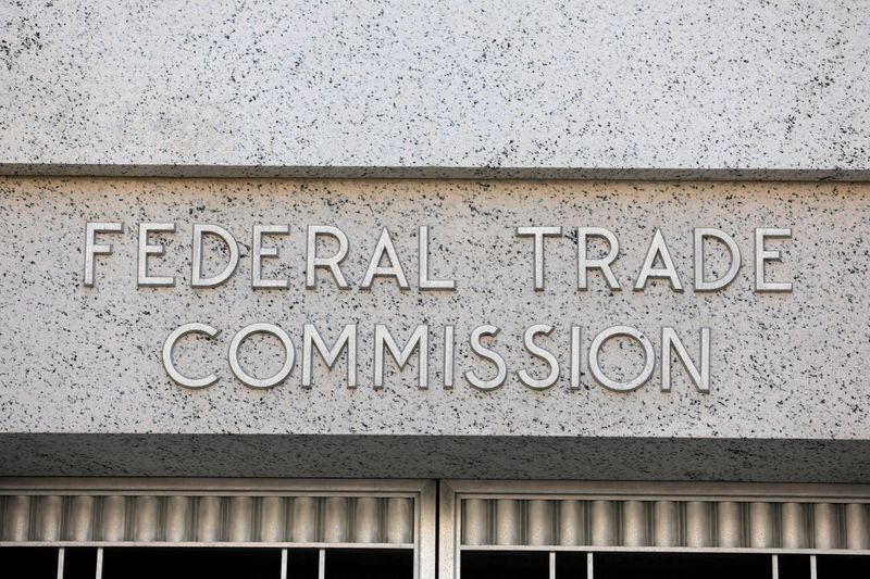 &copy; Reuters. FILE PHOTO: Signage is seen at the Federal Trade Commission headquarters in Washington, D.C., U.S., August 29, 2020. REUTERS/Andrew Kelly/File Photo