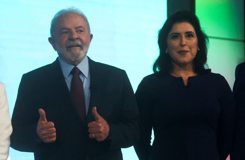 &copy; Reuters. Ex-presidente Luiz Inácio Lula da Silva e senadora Simone Tebet antes do debate da TV Globo
29/09/2022
REUTERS/Ricardo Moraes