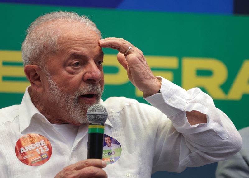 &copy; Reuters. Ex-presidente Luiz Inácio Lula da Silva durante entrevista coletiva no Rio de Janeiro
30/09/2022 REUTERS/Pilar Olivares