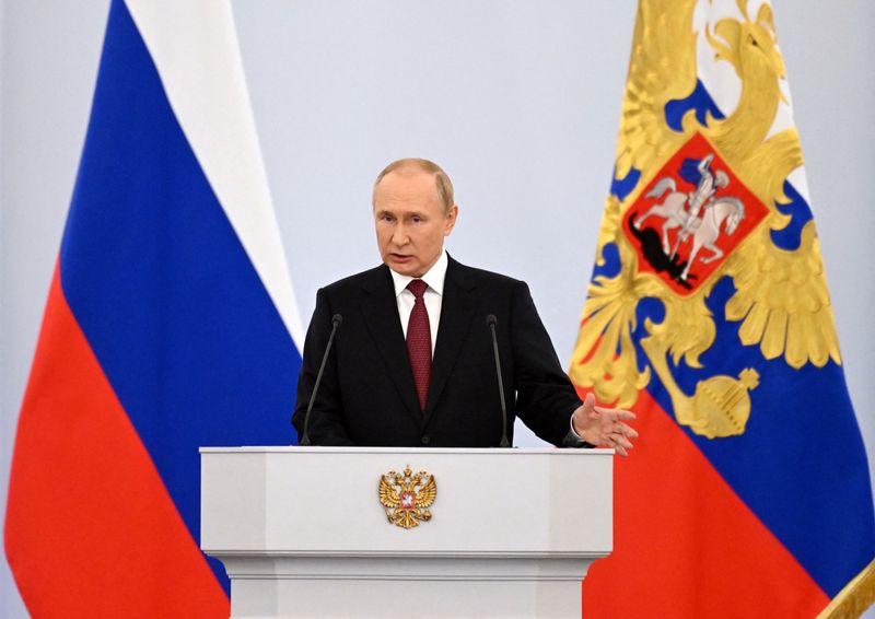 &copy; Reuters. الرئيس الروسي فلاديمي بوتين يتحدث في الكرملين في مراسم لضم أربع مناطق أوكرانية إلى روسيا. هذه الصورة حصلت عليها رويترز من وكالة سبوتنك للأن
