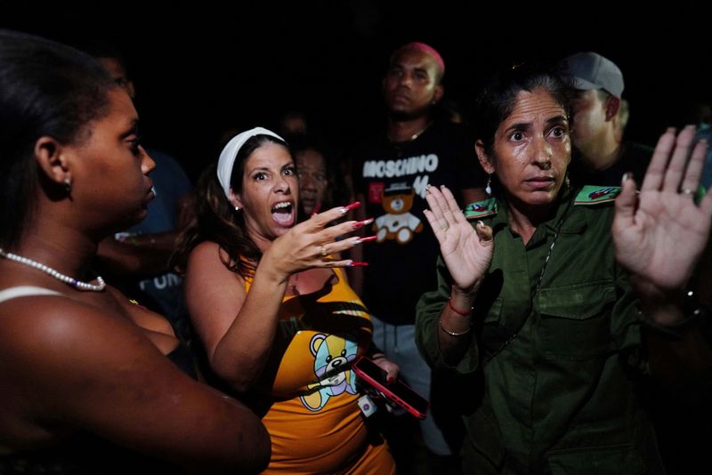 &copy; Reuters. Cubanos protestam em Havana
 29/9/2022   REUTERS/Alexandre Meneghini