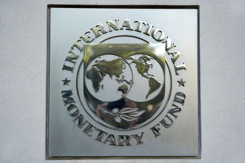 &copy; Reuters. FILE PHOTO: The International Monetary Fund logo is seen at IMF headquarters in Washington, U.S., October 14, 2017. REUTERS/Yuri Gripas/File Photo