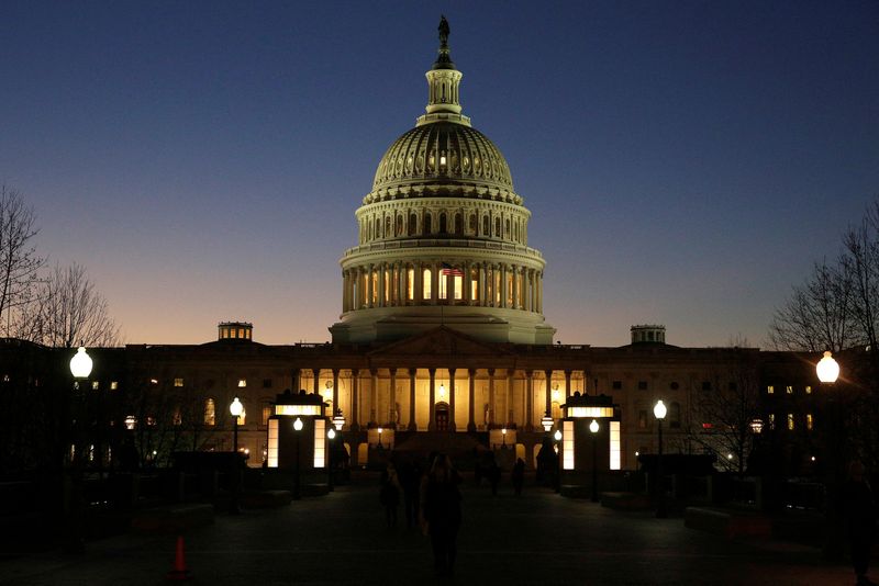 &copy; Reuters. FILE PHOTO: The U.S. Capitol Building is lit at sunset in Washington, U.S., December 20, 2016.  REUTERS/Joshua Roberts/File Photo