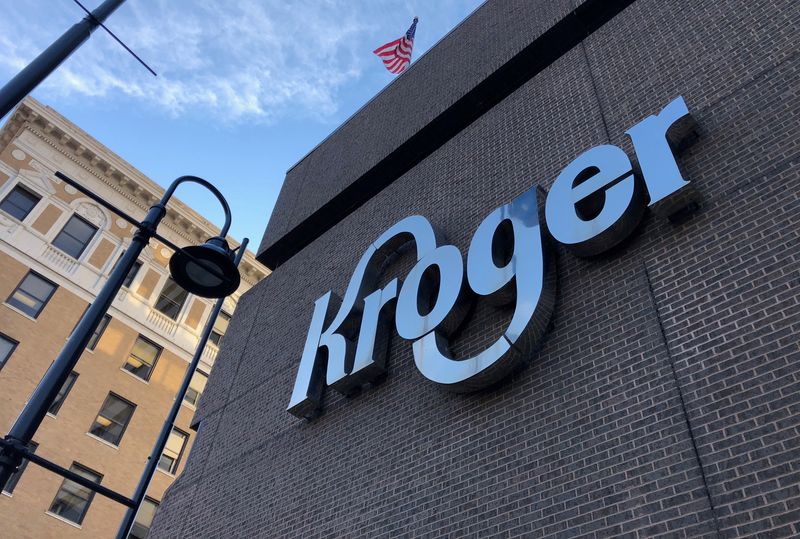 &copy; Reuters. FILE PHOTO: The Kroger supermarket chain's headquarters is shown in Cincinnati, Ohio, U.S., June 28, 2018.   REUTERS/Lisa Baertlein/File Photo