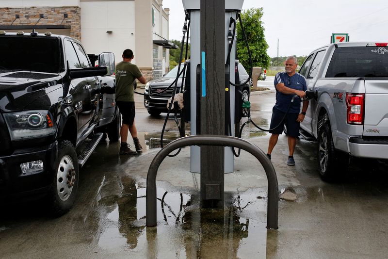 White House meets oil industry over Hurricane Ian price-gouging concerns