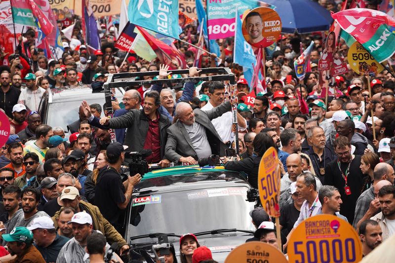 &copy; Reuters. Ex-presidente Lula durante ato de campanha em São Paulo
01/10/2022
REUTERS/Mariana Greif