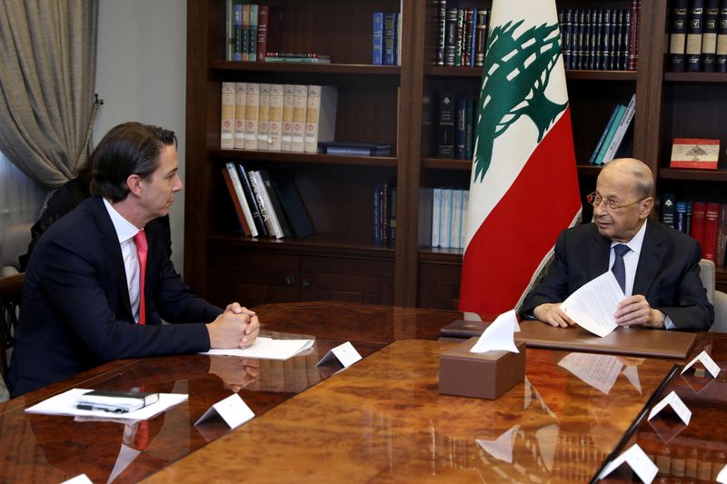 &copy; Reuters. FOTO DE ARQUIVO: O presidente do Líbano, Michel Aoun, se encontra com o Conselheiro Sênior dos EUA para Segurança Energética, Amos Hochstein, no palácio presidencial em Baabda, Líbano, 9 de setembro de 2022. Dalati Nohra/Divulgação via REUTERS
