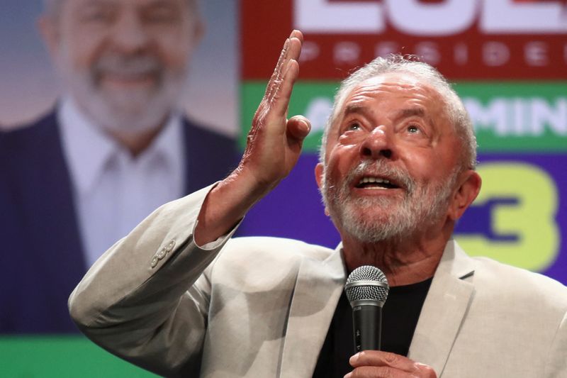 &copy; Reuters. O ex-presidente e candidato Luiz Inácio Lula da Silva fala em evento em São Paulo. REUTERS/Carla Carniel 