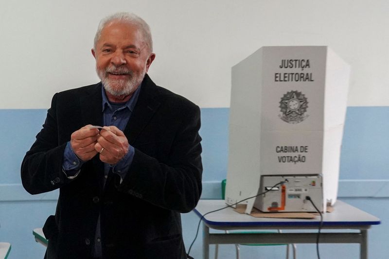 &copy; Reuters. Lula vota em São Bernardo do Campo 
 2/10/2022   REUTERS/Mariana Greif