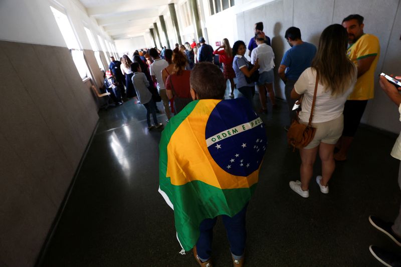 &copy; Reuters. Brasileiros votam em Lisboa
 2/10/2022   REUTERS/Pedro Nunes