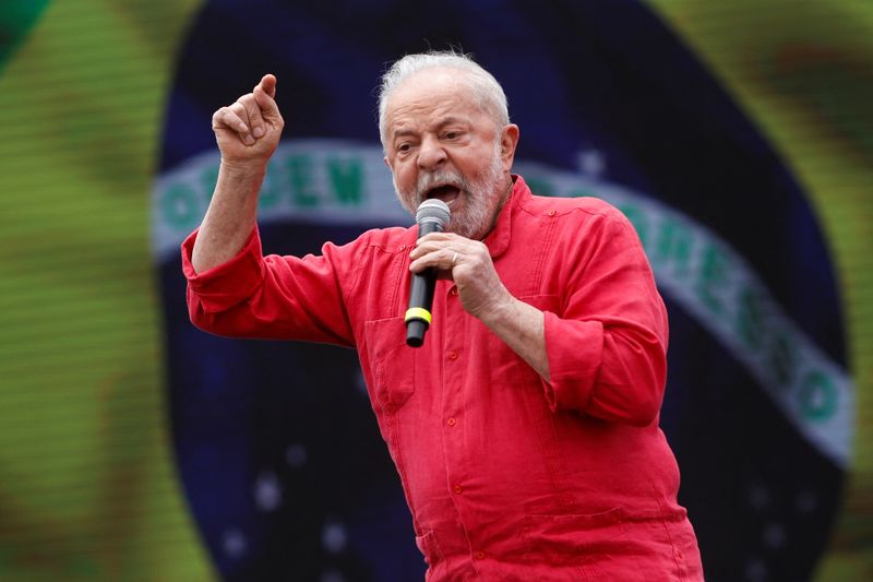 &copy; Reuters. Ex-presidente Luiz Inácio Lula da Silva durante comício em São Paulo
24/09/2022 REUTERS/Amanda Perobelli