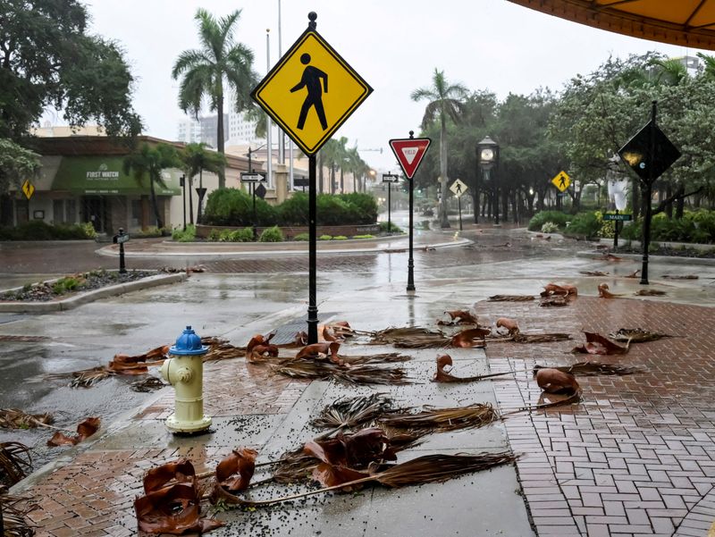 Factbox-Over 560,000 still without power in Florida after Hurricane Ian