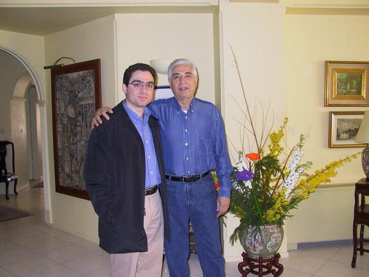 © Reuters. FILE PHOTO: Iranian-Americans Baquer and Siamak Namazi, are pictured in this handout taken at an unknown location and obtained by Reuters on February 24, 2022. Babak Namazi/Handout via REUTERS  