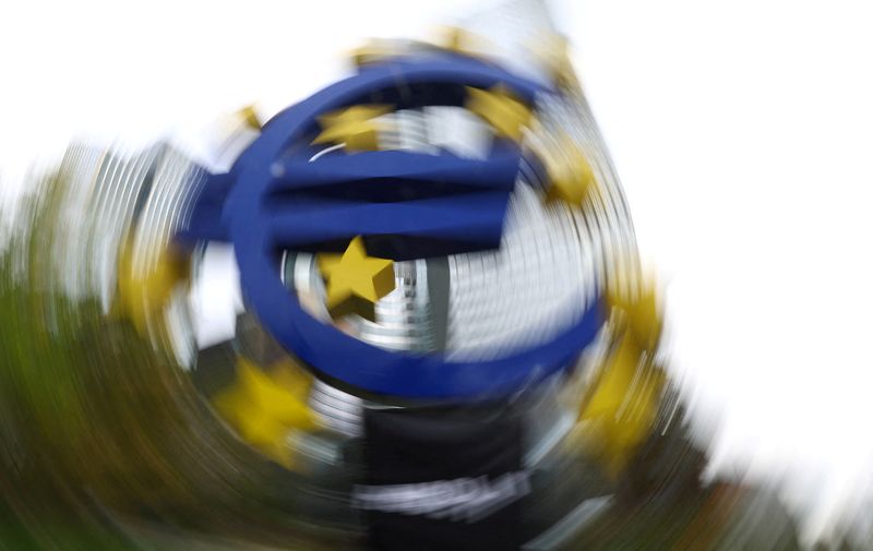 © Reuters. FILE PHOTO: The Euro sign by German artist Ottmar Hoerl is photographed after 