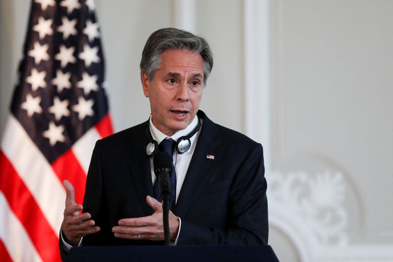 © Reuters. وزير الخارجية الأمريكي أنتوني بلينكن أثناء مؤتمر صحفي بالعاصمة الكولومبية بوجوتا يوم الاثنين. صورة لرويترز. 