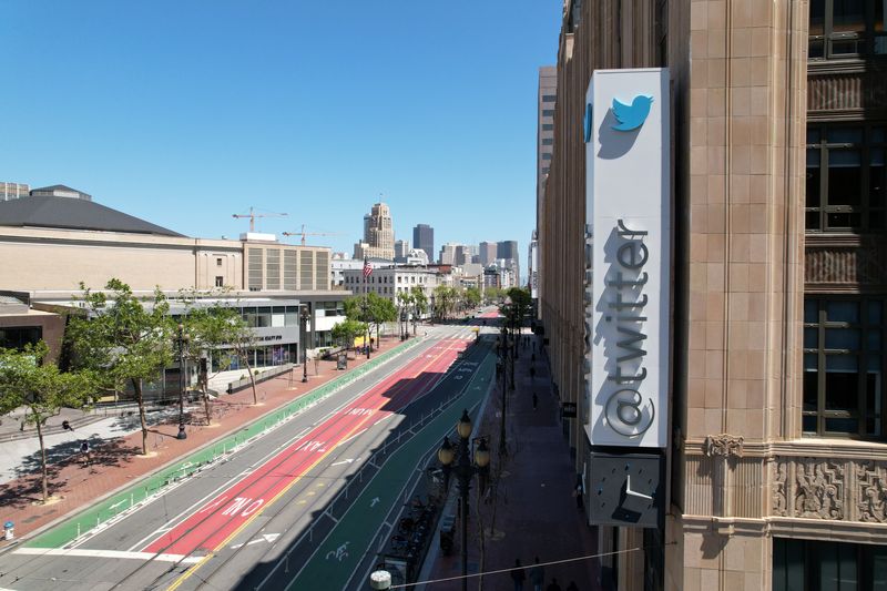 &copy; Reuters. FILE PHOTO: Signage for Twitter is seen at the company?s headquarters in San Francisco, California, U.S. on April 25, 2022. Picture taken with a drone. REUTERS/Nathan Frandino