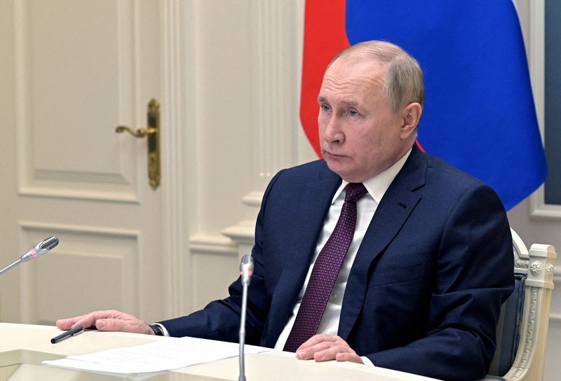 © Reuters. الرئيس الروسي فلاديمير بوتين في موسكو يوم 19 فبراير شباط 2022. صورة لرويترز من وكالة أنباء سبوتنيك.