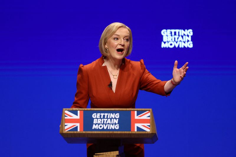 © Reuters. British Prime Minister Liz Truss speaks at Britain's Conservative Party's annual conference in Birmingham, Britain, October 5, 2022. REUTERS/Hannah McKay