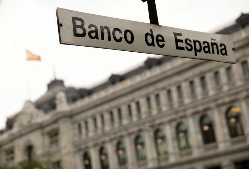&copy; Reuters. FILE PHOTO: The metro station of Bank of Spain is seen in front of the Bank of Spain building in Madrid, Spain, May 22, 2018.  REUTERS/Juan Medina/File Photo