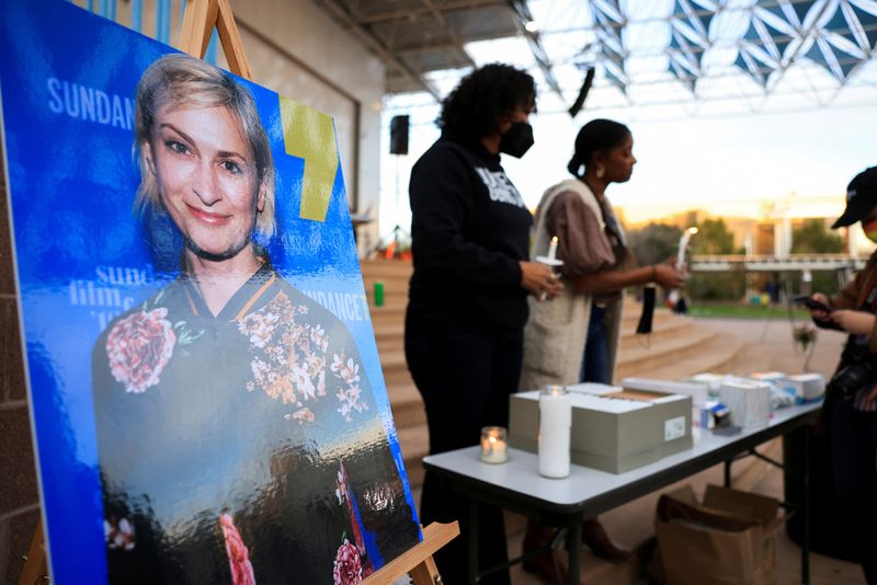 &copy; Reuters. Homenagem a Halyna Hutchins em Albuquerque, Novo México
 23/10/2021    REUTERS/Kevin Mohatt/