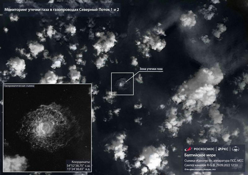 &copy; Reuters. FOTO DE ARCHIVO - Una imagen de satélite muestra el gas del gasoducto Nord Stream burbujeando en el agua tras los incidentes ocurridos en el Mar Báltico
 
Sept 29, 2022. Roscosmos/Handout via REUTERS 